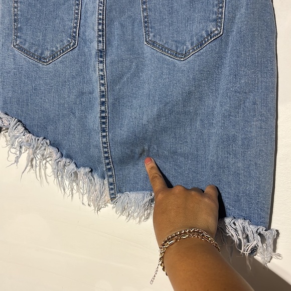 Papaya High-Rise Asymmetrical Frayed Medium Wash Denim Skirt Size Large - Picture 6 of 8